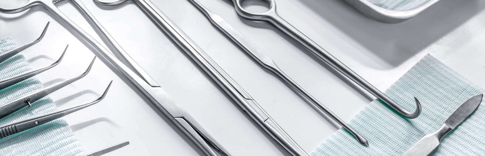 Pulizia e confezionamento di parti nel settore dei dispositivi medici Pulizia e confezionamento di parti nel settore dei dispositivi medici